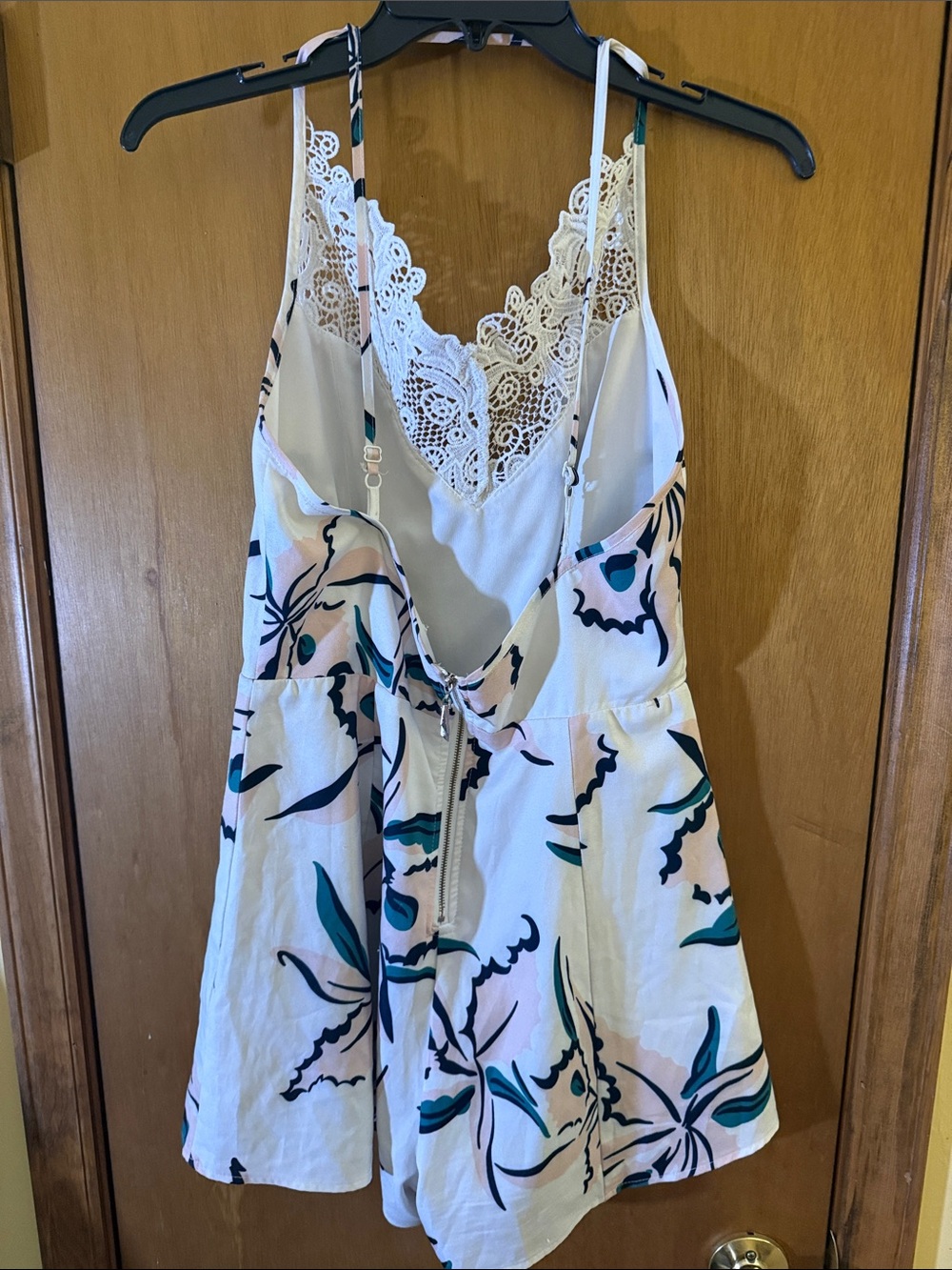 Lace-Trim Floral Print Romper in White and Teal - Picture 4 of 5